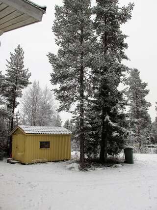 Загородные дома Scandinavian Dream Vikajarvi- Rovaniemi Викаярви Cемейный номер с собственной ванной комнатой-9